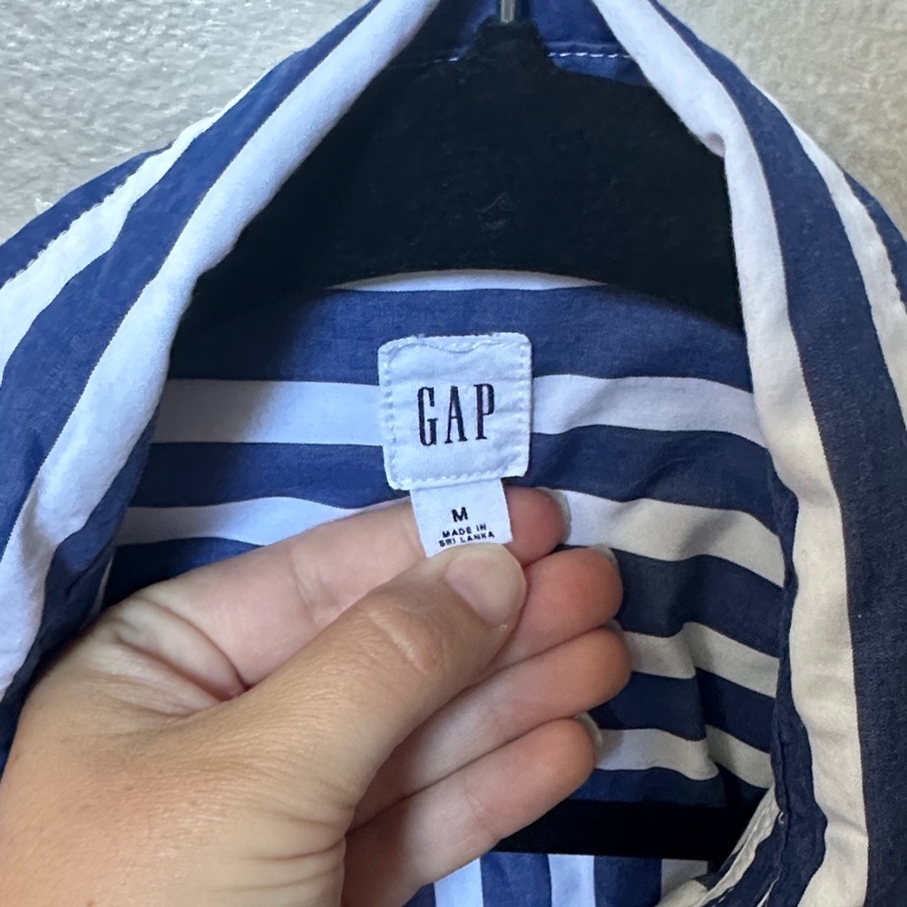 Euc Gap Striped Button Down Size Medium - image 2